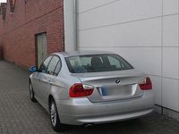 Gebraucht BMW 318 129 PS (94 kW) 2007 Silber Limousine