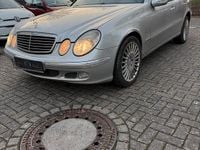 Gebraucht Mercedes E220 150 PS (110 kW) 2003 Silber Limousine