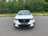 Gebraucht Peugeot 2008 Active 101 PS (74 kW) 2022 Weiß SUV