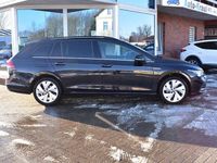 Gebraucht VW Golf VIII Style 150 PS (110 kW) 2022 Deep black perleffekt (metallic) Kombi