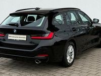 Gebraucht BMW 318 156 PS (114 kW) 2023 Schwarz uni Kombi