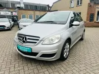 Gebraucht Mercedes B180 122 PS (89 kW) 2009 Silber Kleinwagen