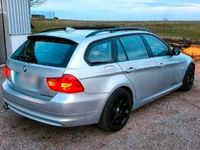 Gebraucht BMW 320 177 PS (130 kW) 2009 Silber Kombi