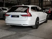 Gebraucht Volvo V90 Plus 197 PS (144 kW) 2024 Crystal white pearl Kombi