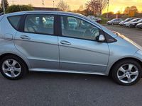 Gebraucht Mercedes A180 109 PS (80 kW) 2010 Silber Limousine