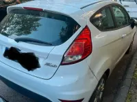 Gebraucht Ford Fiesta 80 PS (58 kW) 2014 Weiß Kleinwagen