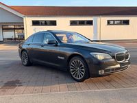 Gebraucht BMW 750 408 PS (300 kW) 2009 Grau Limousine