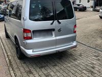 Gebraucht VW Caravelle 140 PS (102 kW) 2015 Silber Van / Kleinbus