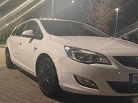 Gebraucht Opel Astra 140 PS (102 kW) 2012 Weiß Kombi
