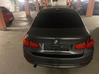 Gebraucht BMW 320 184 PS (135 kW) 2013 Grau Limousine
