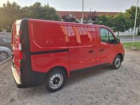 Gebraucht Renault Trafic 90 PS (66 kW) 2016 Rot Van / Kleinbus