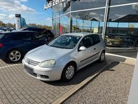 Gebraucht VW Golf 115 PS (84 kW) 2004 Silber Coupé