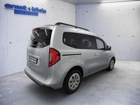 Gebraucht Mercedes T180 Advantage 131 PS (96 kW) 2023 Silber Van / Kleinbus