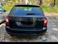 Gebraucht Skoda Superb 170 PS (125 kW) 2012 Schwarz Kombi