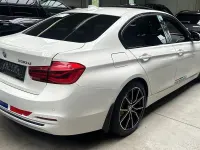 Gebraucht BMW 330 Sport Line 258 PS (189 kW) 2018 Alpinweiss iii Limousine