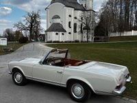Gebraucht Mercedes 230 150 PS (110 kW) 1966 Beige Cabrio