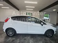 Gebraucht Ford Fiesta Titanium 101 PS (74 kW) 2013 Weiß Limousine