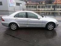 Gebraucht Mercedes C200 Elegance 163 PS (119 kW) 2002 Silber Limousine