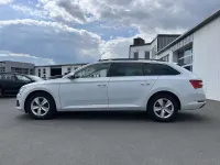Gebraucht Skoda Superb Ambition 150 PS (110 kW) 2022 Weiß Kombi