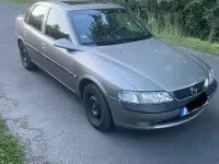 Gebraucht Opel Vectra 101 PS (74 kW) 1997 Limousine
