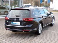Gebraucht VW Passat Elegance 150 PS (110 kW) 2021 Deep black Kombi