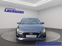 Gebraucht Hyundai i30 95 PS (69 kW) 2017 Pepper grey (braun) Limousine