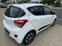 Gebraucht Hyundai i10 Style 67 PS (49 kW) 2015 Weiß Kleinwagen
