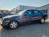 gebraucht Mercedes E240 Avantgarde/Klima/Tempomat/Schibedach/Xenon