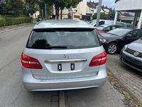 Gebraucht Mercedes B200 136 PS (100 kW) 2013 Silber Van / Kleinbus