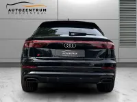 Gebraucht Audi Q8 S-Line 286 PS (210 kW) 2024 Mythosschwarz SUV