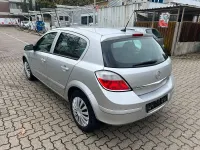 Używany Opel Astra Edition 140 KM (102 kW) 2007 Srebrny Hatchback