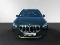 Gebraucht BMW 220 M Sport 163 PS (119 kW) 2025 Sanremo green metallic Coupé