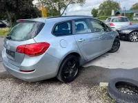 Gebraucht Opel Astra Edition 116 PS (85 kW) 2011 Grau Kombi
