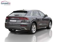 Gebraucht Audi Q8 Ambiente 381 PS (280 kW) 2022 Samuraigrau SUV