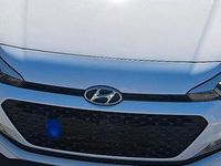 Second-hand Hyundai i20 75 CP (55 kW) 2017 Alb Hatchback