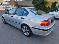 Gebraucht BMW 318 143 PS (105 kW) 2002 Titansilber metallic Limousine