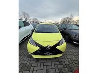 Gebraucht Toyota Aygo X-cite 69 PS (50 kW) 2016 Gelb Kleinwagen