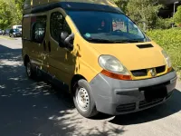 Second-hand Renault Trafic 80 CP (58 kW) 2006 Galben Monovolum