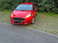 Gebraucht Ford Fiesta 69 PS (50 kW) 2015 Rot Kleinwagen