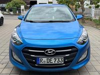 Gebraucht Hyundai i30 Passion Plus 135 PS (99 kW) 2016 Blau Limousine