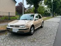Gebraucht VW Golf IV 77 PS (56 kW) 2001 Gold Kleinwagen