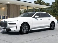 Gebraucht BMW 750e 489 PS (359 kW) 2024 Alpinweiß uni Limousine