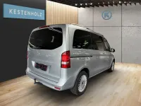 Gebraucht Mercedes V220 163 PS (119 kW) 2025 Silber Van / Kleinbus