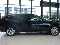 Gebraucht Skoda Superb Style 150 PS (110 kW) 2017 Schwarz Kombi