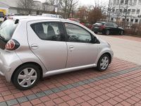 Gebraucht Toyota Aygo 68 PS (50 kW) 2009 Grau Kleinwagen