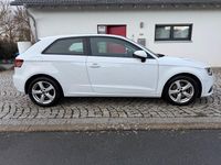 Gebraucht Audi A3 Ambition 105 PS (77 kW) 2014 Weiß Limousine