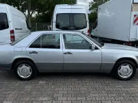 Brugt Mercedes E250 113 HK (83 kW) 1993 Sølv Sedan