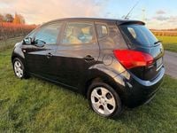 Second-hand Kia Venga 90 CP (66 kW) 2012 Negru Hatchback