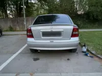 Używany Opel Astra 101 KM (74 kW) 2002 Srebrny Sedan/Limuzyna