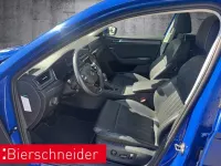 Gebraucht Skoda Superb Premium Edition 200 PS (147 kW) 2022 Blau Kombi